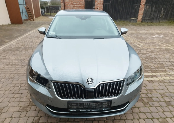 Skoda Superb cena 82500 przebieg: 154745, rok produkcji 2018 z Częstochowa małe 301